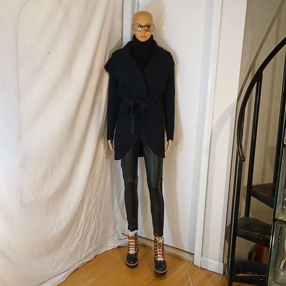 Stunning Marc Fisher Black Leather And 100% Shearling Booties - Picture 16 of 16